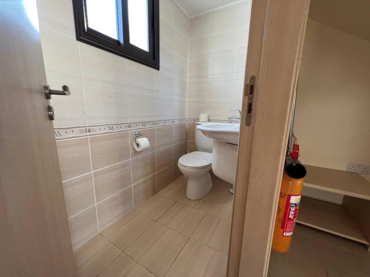 Kapparis Town House Villa Paralimni Luaran gambar