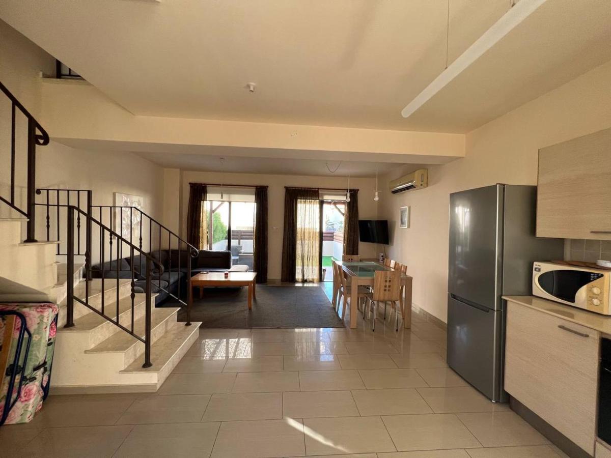 Kapparis Town House Villa Paralimni Luaran gambar